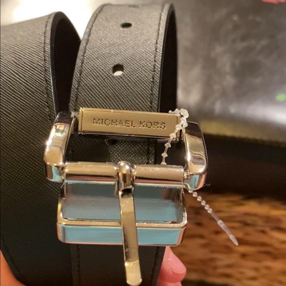 MICHAEL KORS belt in black with reversible buckle - Picture 3 of 7